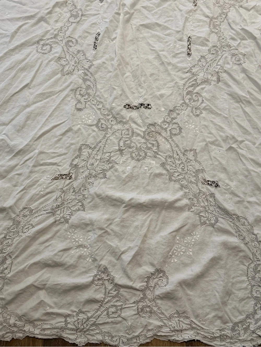 Vintage Linen Tablecloth Embroidered Crocheted Lace